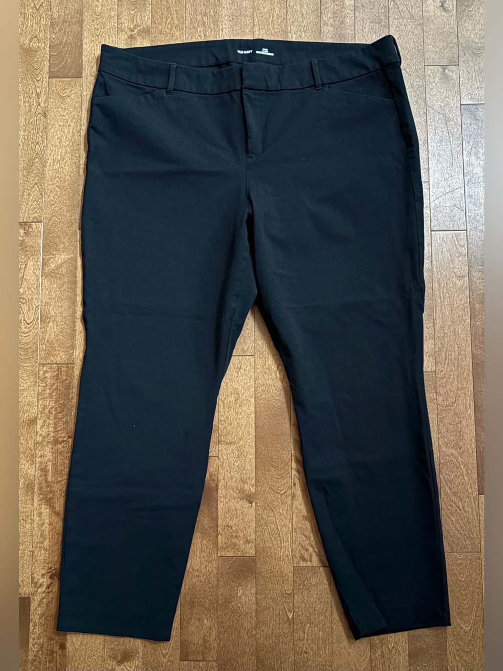 Old Navy Mid-Rise Pixie Secret-Slim Pockets Black Pants Size 18